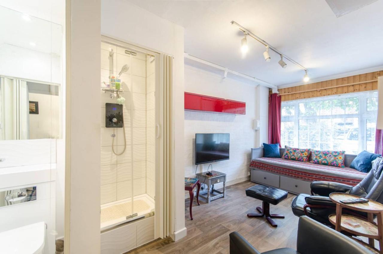 Leeward Gardens With Ensuite London Eksteriør bilde
